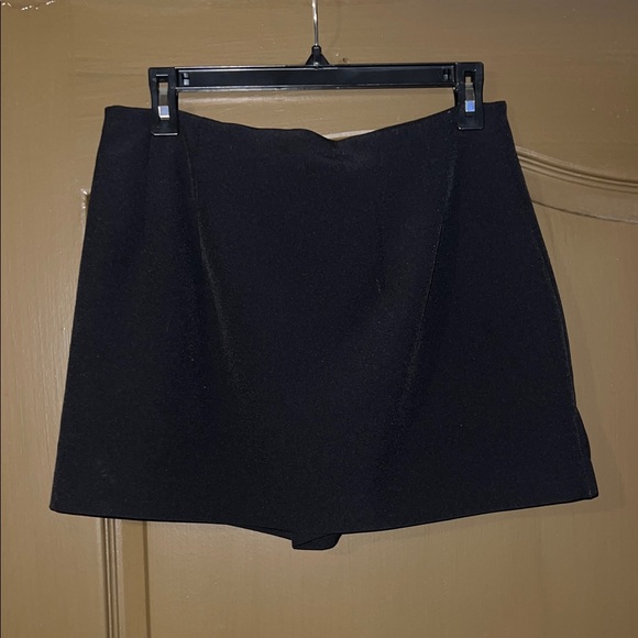Express editor Black skort - Picture 3 of 5